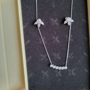 Idyl Lab Grown Diamond Earings and Necklace Set